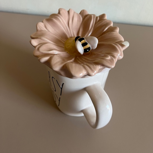 NWT Rae Dunn Oopsy Daisy Mug - Picture 3 of 5